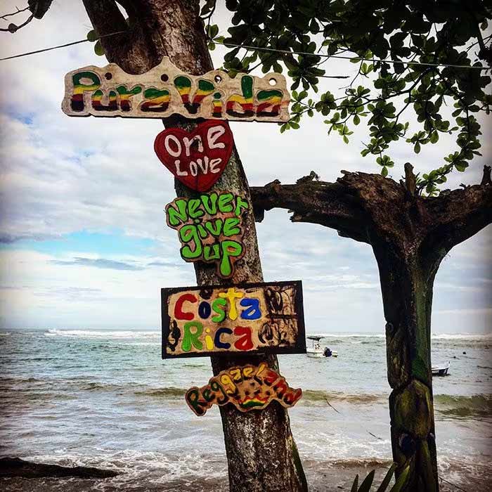 Qué ver en Puerto Viejo (Costa Rica) Guía 2025 4 qué ver en Puerto Viejo, mejores playas Puerto Viejo, Parque Cahuita cómo visitar, dónde ver perezosos Puerto Viejo, playas Punta Uva Cocles Chiquita, cómo llegar a Puerto Viejo, tours Cahuita, tours Jaguar Rescue, excursión rafting Pacuare, alquiler de bicis en Puerto Viejo, alojamiento Puerto Viejo, cómo cruzar frontera desde Panamá, qué ver en Puerto Viejo en 2 días, mejores playas cerca de Puerto Viejo Costa Rica, ver perezosos en Puerto Viejo sin entrar al parque, ruta por Costa Rica, Costa Rica en 2 semanas,