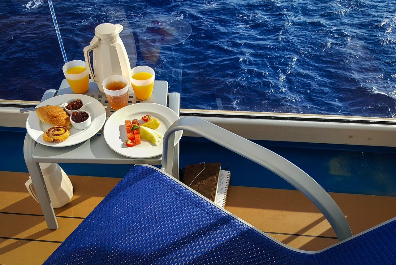 Guía para tu primer crucero: trucos que la naviera NO te contará 7 cómo pagar en un crucero, Primer crucero, Cómo evitar gastos ocultos en cruceros, Mejor seguro para cruceros, Starlink en cruceros opiniones, Excursiones para cruceristas por libre, internet en cruceros, excursiones de cruceros, check in en cruceros, consejos para cruceros, qué crucero escoger, viajar en crucero, mejor viaje en crucero