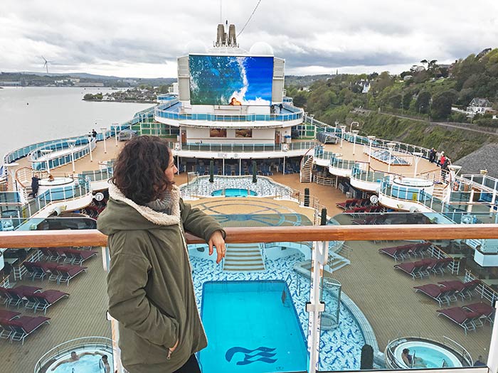 Guía para tu primer crucero: trucos que la naviera NO te contará 4 Mi primer crucero, como escoger crucero, Primer crucero, Cómo evitar gastos ocultos en cruceros, Mejor seguro para cruceros, Starlink en cruceros opiniones, Excursiones para cruceristas por libre, internet en cruceros, excursiones de cruceros, check in en cruceros, consejos para cruceros, qué crucero escoger, viajar en crucero, mejor viaje en crucero