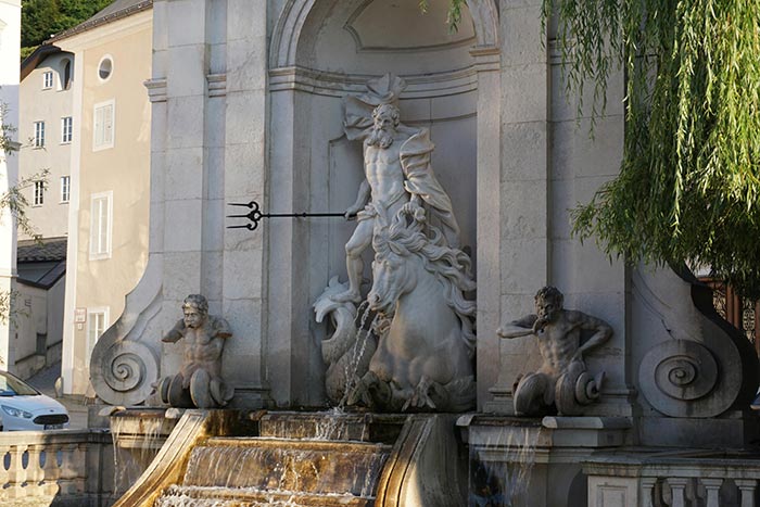 Qué ver en SALZBURGO: guía completa (fortaleza, miradores, navidad…) 21 Esculturas y fuentes en las calles de Salzburgo, Austria