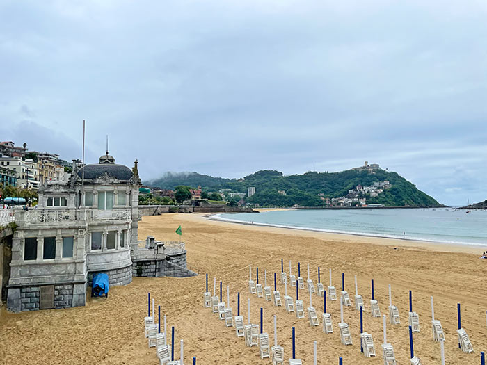 Qué ver en San Sebastián en una primera visita (2025) 9 qué ver en San Sebastián, qué ver en San Sebastián en un día, qué ver en San Sebastián en 2 días, qué ver en San Sebastián en un fin de semana, qué ver en San Sebastián en 3 días, mejores pintxos en San Sebastián, ruta de pintxos en San Sebastián parte vieja, playas de San Sebastián, isla de Santa Clara barco horario precio, Monte Urgull subir, Monte Igueldo funicular precio horario, Peine del Viento, gipuzkoa, San Sebastián-Donostia, Monte Igueldo, La Concha