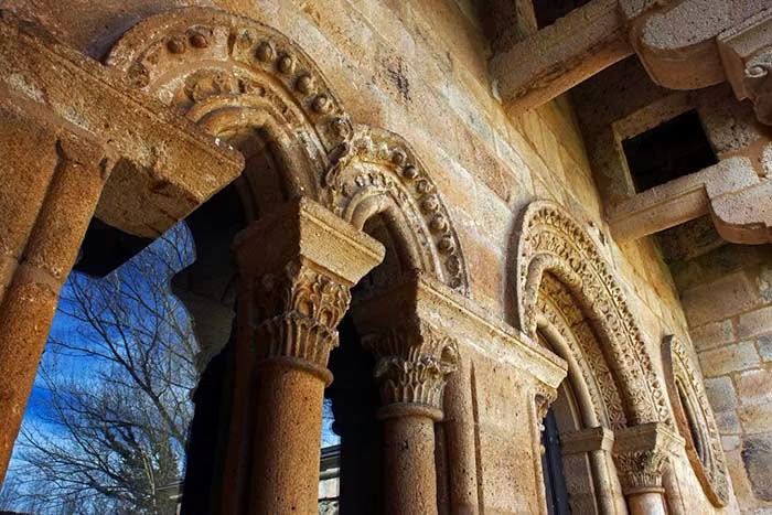 Rincones mágicos de León, León provincia, qué ver en León provincia, ruta por pueblos bonitos de León, rincones secretos en León, rincones mágicos de León provincia, lugares desconocidos en León, ruta por León España, León España, Monasterio de Santa María de Carracedo, El Bierzo, 