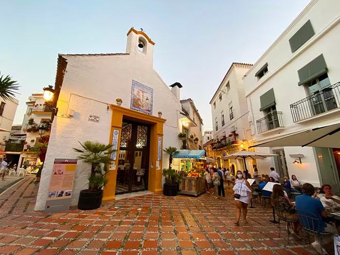 Centro histórico de Marbella, Marbella, Costa del Sol, Andalucía, Costa del Sol, Ruta por la Costa del Sol en coche, Pueblos con encanto en la Costa del Sol, Mejores playas de la Costa del Sol para familias, Actividades al aire libre en la Costa del Sol, Gastronomía en la Costa del Sol, Consejos para viajar por la Costa del Sol en transporte público, Itinerario de 7 días por la Costa del Sol, ruta por la Costa del Sol, Costa del Sol 5 días, pueblo más bonito de la Costa del Sol, Cuál es la parte más bonita de la Costa del Sol, Cuántos días se necesitan para recorrer la Costa del Sol, Itinerario Costa del Sol, Costa del Sol mapa 
