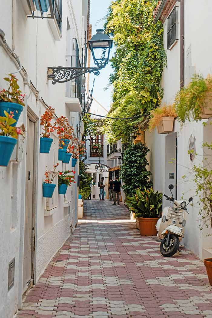 Marbella, qué ver en Marbella, Costa del Sol, Ruta por la Costa del Sol en coche, Pueblos con encanto en la Costa del Sol, Mejores playas de la Costa del Sol para familias, Actividades al aire libre en la Costa del Sol, Gastronomía en la Costa del Sol, Consejos para viajar por la Costa del Sol en transporte público, Itinerario de 7 días por la Costa del Sol, ruta por la Costa del Sol, Costa del Sol 5 días, pueblo más bonito de la Costa del Sol, Cuál es la parte más bonita de la Costa del Sol, Cuántos días se necesitan para recorrer la Costa del Sol, Itinerario Costa del Sol, Costa del Sol mapa 