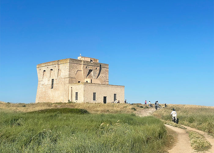 Qué ver en Puglia: guía completa para tu primera visita 6 Puglia, Apulia, Qué ver en Puglia, Ruta por Puglia, Puglia en 5 días, pueblos más bonitos de Puglia, imprescindibles Puglia, qué hacer en Puglia, itinerario Puglia, Puglia en una semana, ruta Puglia en coche, itinerario Puglia 7 días, torre aragonesa, Torre Guaceto