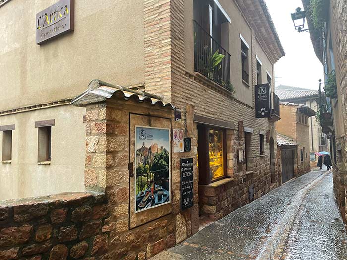 Panadería L'Artica en el centro histórico de Alquézar, Huesca