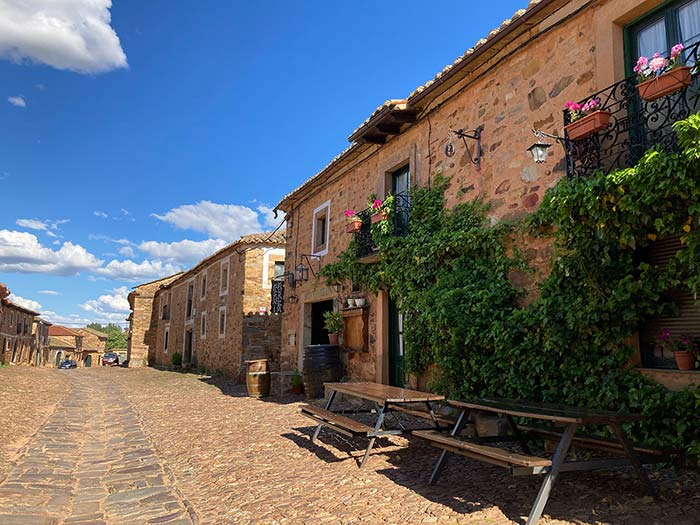 Ruta perfecta por León en primavera: pueblos, viñedos y senderismo 6 León en primavera, ruta por los pueblos de León, ruta por León provincia, qué ver en la provincia de León, Castilla y León, qué hacer en León provincia, Castrillo de los Polvazares