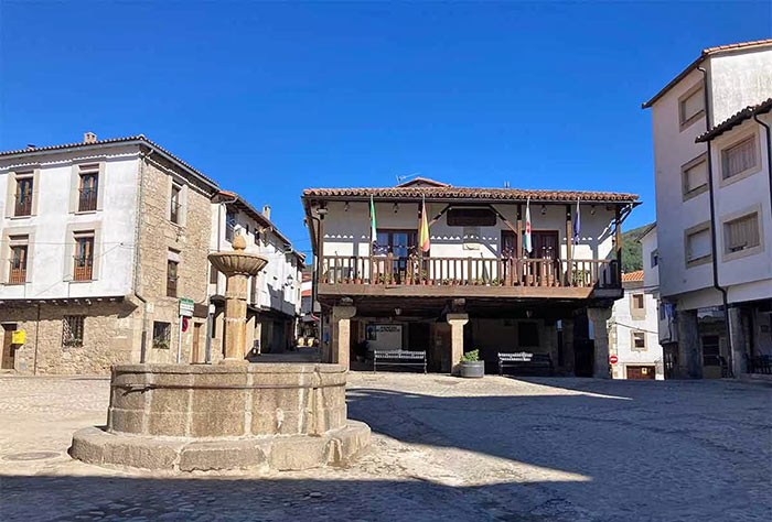 Los 10 pueblos más bonitos de Extremadura: una ruta por sus joyas escondidas 4 pueblos más bonitos de Extremadura, ruta por Extremadura, qué visitar en Extremadura, San Martín de Trevejo, Cáceres provincia, qué ver en la provincia de Cáceres, España Rural, Vero Sinmapa, Web de viajes Sinmapa, Sierra de Gata