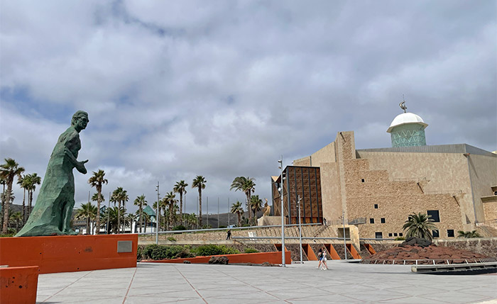 Las Palmas de Gran Canaria, verano en Las Palmas, verano en Gran Canaria, Las Palmas de Gran Canaria en verano, qué hacer en Las Palmas de Gran Canaria, qué ver en Las Palmas de Gran Canaria, planes en Las Palmas de Gran Canaria, alojamiento en Las Palmas de Gran Canaria, restaurantes en Las Palmas de Gran Canaria, dónde comer en Las Palmas de Gran Canaria, vale la pena ir en verano a Las Palmas de Gran Canaria, cuál es la mejor isla de las Canarias, planes de verano en Las Palmas de Gran Canaria, LPA, LPA Estación, programa de LPA Estación, ruta de cine en Las Palmas, películas que se rodaron en Las Palmas, velero por Las Palmas, Auditorio Alfredo Kraus