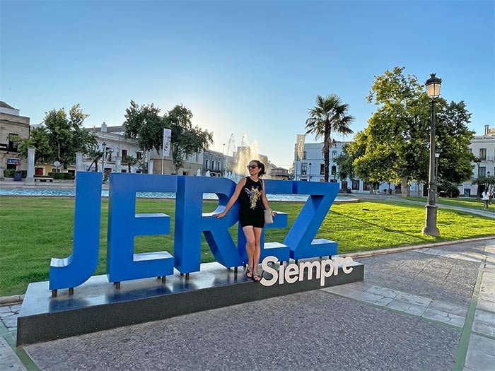 Letras gigantes de Jerez en Plaza del Mamelón, Cádiz