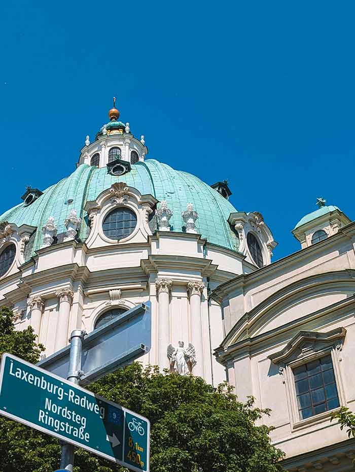 RingStrasse, Qué ver en Viena, Viena Austria, qué ver en Viena en un fin de semana, visitar Viena en 2 días consejos, mejores restaurantes cerca del Belvedere Viena, cómo llegar al Palacio de Schönbrunn desde el centro, qué hacer en Viena con lluvia, hoteles céntricos Viena recomendados, excursiones desde Viena de un día, mercado Naschmarkt qué comer, museos verdes sostenibles en Viena, barrio alternativo Viena fuera del Ring, 