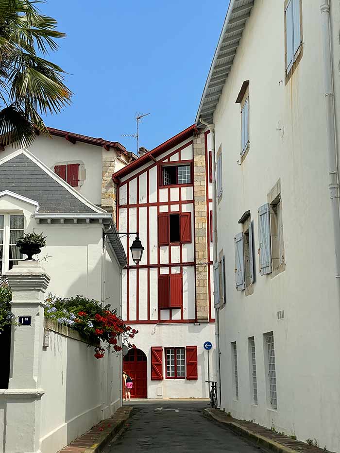 Qué ver en San Juan de Luz, Francia: guía imprescindible 16 Arquitectura tradicional del País Vasco Francés, San Juan de Luz