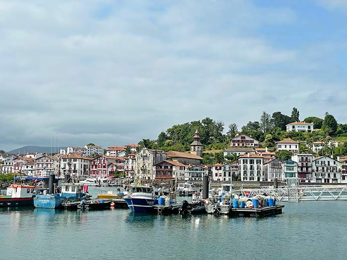 Qué ver en San Juan de Luz, Francia: guía imprescindible 7 San Juan de Luz, qué ver en San Juan de Luz, País Vasco Francés, qué ver en el país vasco francés, qué ver cerca de San Sebastián, hotel en San Juan de Luz Francia, Qué ver en el norte de Francia, centro histórico San Juan de Luz, Iglesia de San Juan Bautista San Juan de Luz, Plaza Luis XIV San Juan de Luz, Maison de l’Infante San Juan de Luz, rue Gambetta, gastronomía país vasco francés, puerto de San Juan de Luz