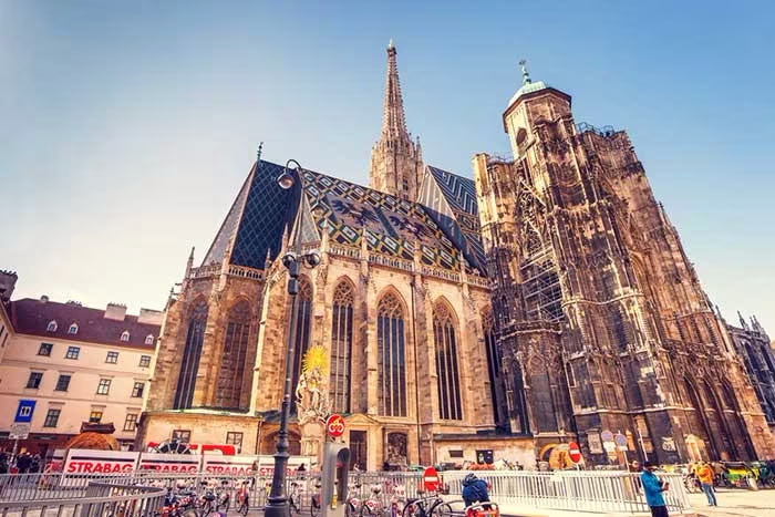 Catedral San Esteban Viena, Qué ver en Viena, Viena Austria, qué ver en Viena en un fin de semana, visitar Viena en 2 días consejos, mejores restaurantes cerca del Belvedere Viena, cómo llegar al Palacio de Schönbrunn desde el centro, qué hacer en Viena con lluvia, 