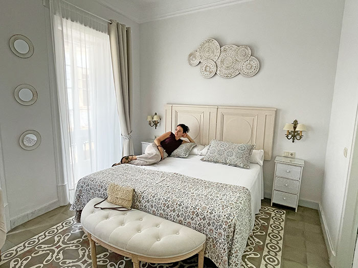 qué ver en Jerez de la Frontera, Jerez de la Frontera, qué hacer en Jerez de la Frontera, qué visitar en Jerez en un día, lugares que ver en Jerez de la Frontera, playas cercanas a Jerez, visita bodegas Jerez, guía Jerez para viajar, cómo llegar a Jerez de la Frontera, dónde comer en Jerez de la Frontera, mejores hoteles Jerez, mejores tabancos en Jerez, Tabancos de Jerez, Qué ver en Cádiz, mejores ciudades en Cádiz, Andalucía, Vero Sinmapa, Sinmapa Web de Viajes, alojamiento en Jerez, hotel en Jerez, Hotel la Gitanilla