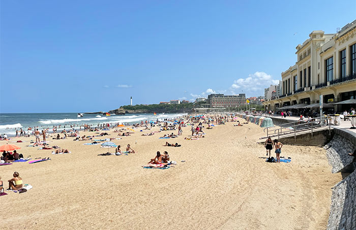 Qué ver en Biarritz: 10 imprescindibles y playas 6 Faro de Biarritz y playa grande. País Vasco Francés