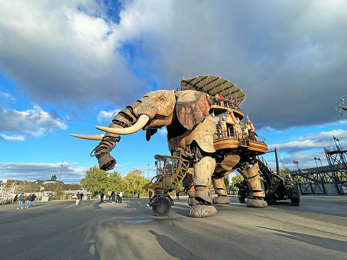 Navidad en Nantes, Nantes en Navidad, Mercadillos navidad en Nantes, qué ver en Nantes, Nantes Francia, mejores ciudades para Navidad en Francia, Francia en Navidad, Le Voyage en hiver, Le voyage a Nantes, mejores destinos navideños en Francia, La nuit je vois, mercadillo navideño Place Royale, mercadillo navideño la Place du Commerce, planes con niños en Nantes, gran elefante Nantes, Isla de las Máquinas Nantes,