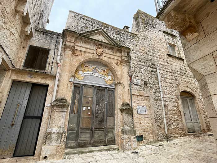 Iglesias en Cisternino, Puglia, Valle de Itria, Italia