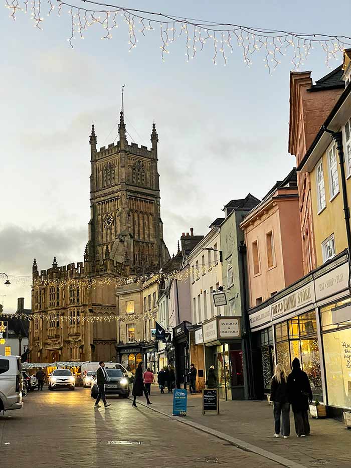 Qué ver en Inglaterra en 7 días , itinerario Inglaterra 7 días desde Londres, ruta por Inglaterra en una semana, 7 días en Inglaterra, escapadas día desde Londres Inglaterra, qué hacer en Inglaterra fuera de Londres, pueblos con encanto Inglaterra Cotswolds, Oxford, Blenheim Palace excursión desde Londres, Bath, Manchester, Liverpool, qué ver en Oxford, ruta por Inglaterra en tren desde Londres, qué hacer en Bath en un día desde Londres, mejores pueblos Cotswolds cerca de Oxford, Blenheim Palace historia y visitas, tour desde Londres, Inglaterra en una semana, qué hacer en Inglaterra en 7 días, Cirencester, qué ver en los Cotswolds, pueblos más bonitos de los Cotswolds,