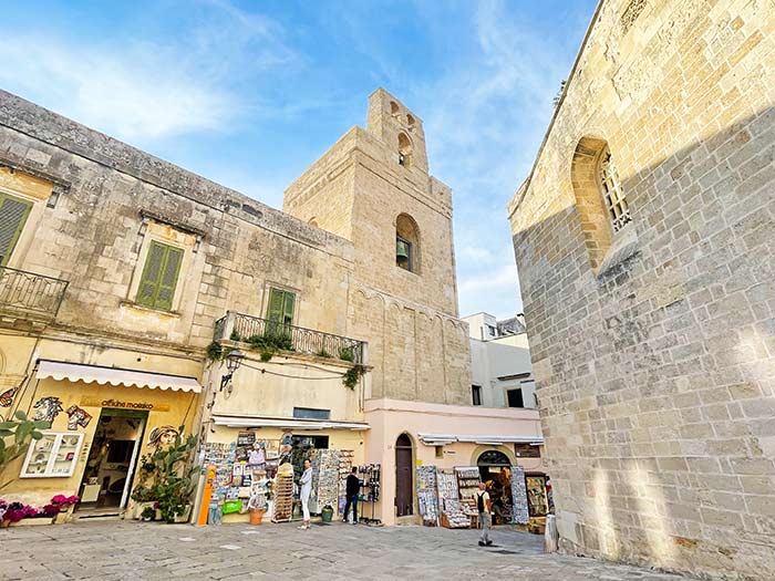 Otranto, qué ver en Otranto, Qué ver en el sur de Italia, qué ver en Puglia, ciudades más bonitas de Puglia, Pueblos mas bonitos de Apulia, qué ver en Otranto en 1 día, qué ver en Otranto en 2 días, mejores playas cerca de Otranto, Baia dei Turchi, Porto Badisco, catedral de Otranto mosaico, catedral de Otranto horario, castillo de Otranto horarios visita audio guía, cómo llegar a Otranto desde Lecce, cómo llegar a Otranto desde Brindisi, cómo llegar a Otranto en tren, mejores miradores Otranto atardecer, Otranto consejos viaje verano septiembre, excursiones desde Otranto, Castro, Santa Cesarea Terme, Grotta Zinzulusa Otranto con niños, Otranto actividades familiares, dónde comer en Otranto platos típicos, ruta por el Salento con Otranto de base 