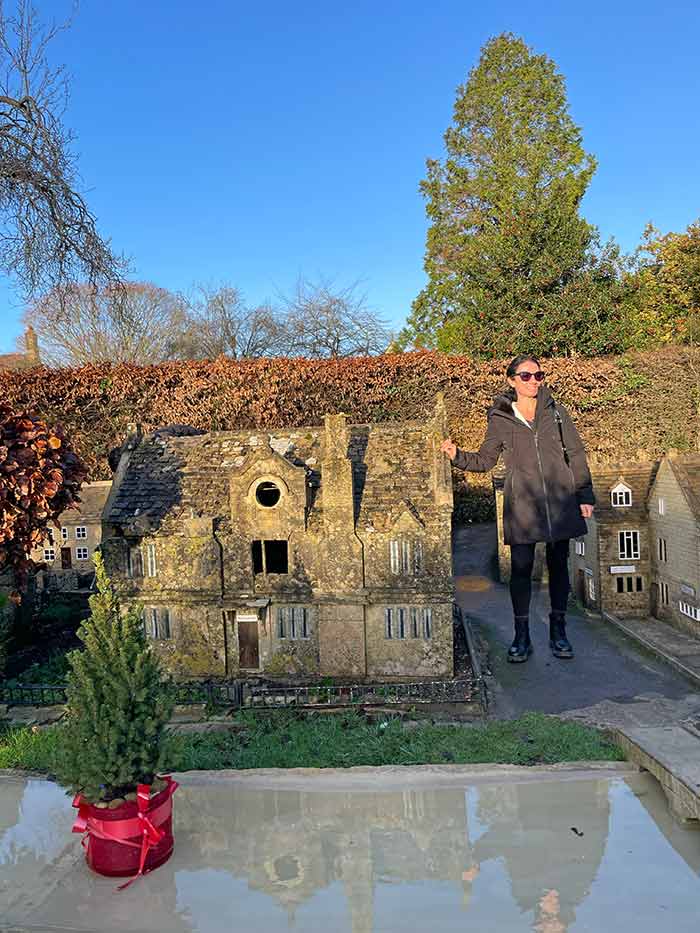 Maqueta en Bourton-on-the-Water en los Cotswolds, Campiña inglesa, Inglaterra, Reino Unido