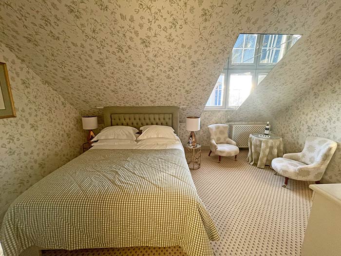 Hotel Narutis en Vilna, Lituania, dónde alojarse en Vilna, Hotel céntrico en Vilna, Qué ver en Vilna, Guía de viaje a Vilna 2026, vuelos directos España Lituania, dónde comer en Vilna barato y bien, itinerario Vilna 3 días, Vilnius qué ver, viaje a Lituania 2026, Universidad de Vilna frescos, Prisión Lukiškės visita 