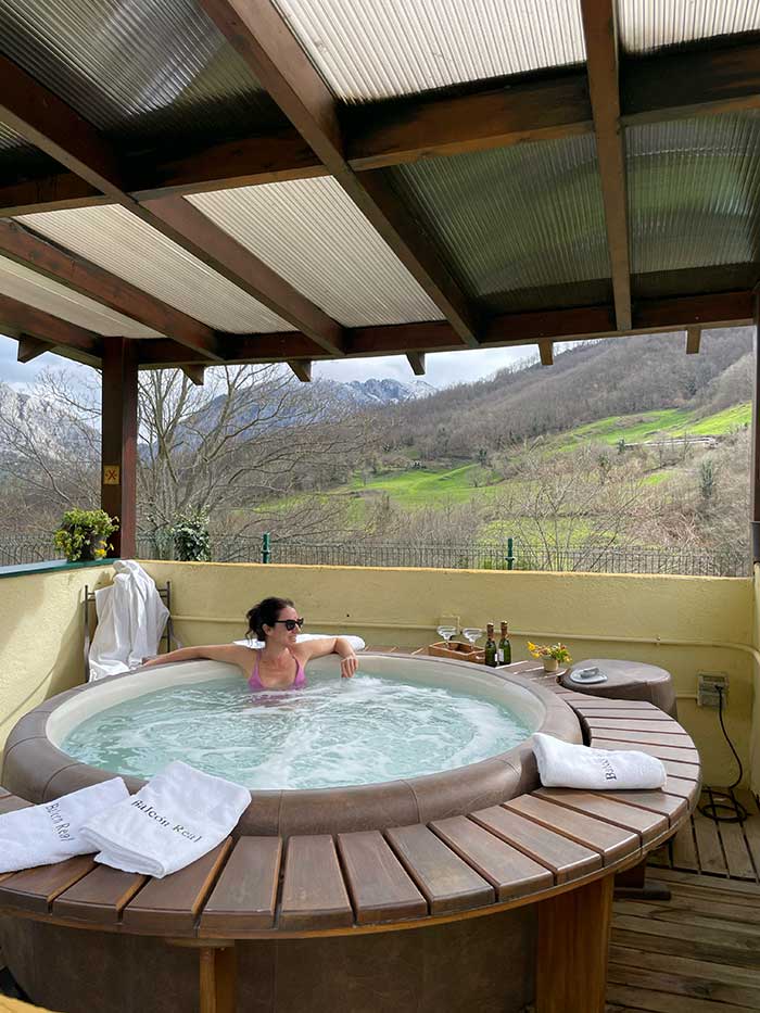 Taller de pan casero en Teverga, taller de pan casero Asturias, experiencias rurales en Asturias, Senda del oso Asturias, Qué ver en Teverga, Teverga Asturias, qué ver en Asturias, zonas bonitas de Asturias, pueblos bonitos en Asturias, pueblos de Teverga, como hacer la senda del oso, Senda del Oso en bici, Escapada de naturaleza en Asturias, Dónde comer en Teverga, Alojamiento rural con jacuzzi Asturias, alojamientos rurales en Asturias, rutas de senderismo en Teverga, zonas para hacer senderismo en Asturias, gastronomía asturiana, casa manolo Teverga