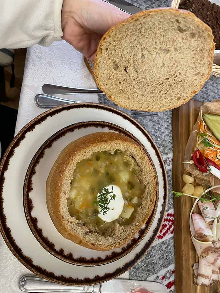 Qué ver en Minsk, Viajar a Bielorrusia desde España 2026, consejos para viajar a Minsk, frontera Lituania Bielorrusia autobús, presupuesto para viajar a Minsk, es barato Minsk, es seguro Minsk, qué hacer en Minsk, cómo llegar a Minsk, cómo ir a Bielorrusia desde Lituania, Minsk Bielorrusia, hotel en Minsk, alojamiento en Minsk, gastronomía en Bielorrusia, comida en Bielorrusia, qué comer en Minsk, Platos de comida tradicional en Bielorrusia