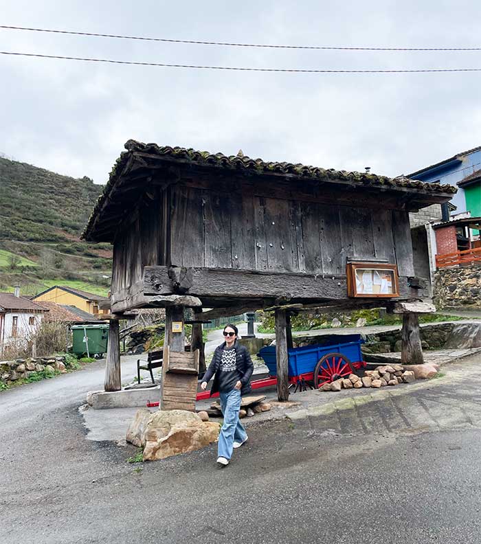 Hórreos de Asturias, Hórreos en Teverga, Senda del oso Asturias, Qué ver en Teverga, Teverga Asturias, qué ver en Asturias, zonas bonitas de Asturias, pueblos bonitos en Asturias, pueblos de Teverga, como hacer la senda del oso, Senda del Oso en bici, Escapada de naturaleza en Asturias, Dónde comer en Teverga, Alojamiento rural con jacuzzi Asturias, alojamientos rurales en Asturias, rutas de senderismo en Teverga, pubs en teverga, zonas para hacer senderismo en Asturias
