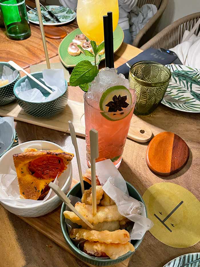 Gastronomía en Santa Maria al Bagno, Santa Maria al Bagno, Salento Puglia, Qué ver en Santa Maria al Bagno, Playas de Santa Maria al Bagno, Turismo en Santa Maria al Bagno, Santa Maria al Bagno Italia, Hoteles en Santa Maria al Bagno, Nardò Puglia, Gallipoli Puglia, Porto Selvaggio Salento, Quattro Colonne, Museo de la Memoria y la Acogida, Dónde comer en Santa Maria al Bagno, Ruta por el Salento, Alquiler vacacional Santa Maria al Bagno, Mejores calas de Puglia, Cómo llegar a Santa Maria al Bagno, Santa Maria al Bagno Nardò, Mapa de Santa Maria al Bagno, Restaurantes Santa Maria al Bagno