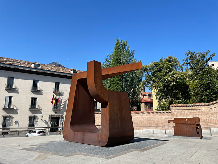  Arte en Madrid, Edificios históricos de Madrid, negocios históricos de Madrid, negocios con historia en Madrid, errores al visitar Madrid, visitar Madrid, qué ver en Madrid, imprescindibles de Madrid, qué hacer en Madrid, guía de Madrid, dónde comer en Madrid, tapas en Madrid, alojamiento barato en Madrid, mejores barrios de Madrid, turismo en Madrid, moverse por Madrid, museos de Madrid, planes en Madrid para turistas, 