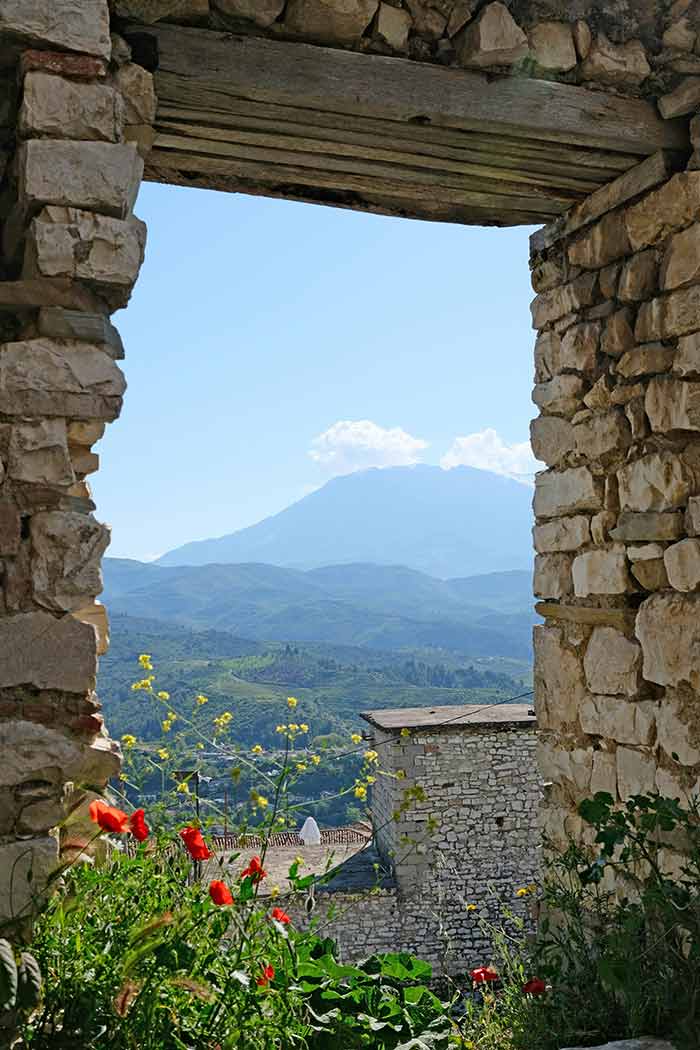 Saranda Albania, cómo tener internet en albania , mejor esim para albania, roaming en albania vodafone, tarjeta sim albania aeropuerto, internet en albania movistar, que tarjeta sim comprar en albania, internet movil albania, viajar a albania por libre, requisitos para viajar a albania desde españa, playas de albania mas bonitas, que ver en albania en 7 dias, moneda de albania propinas, es seguro viajar a albania sola, alquilar coche en albania opiniones, holafly albania opiniones, que ver en tirana.