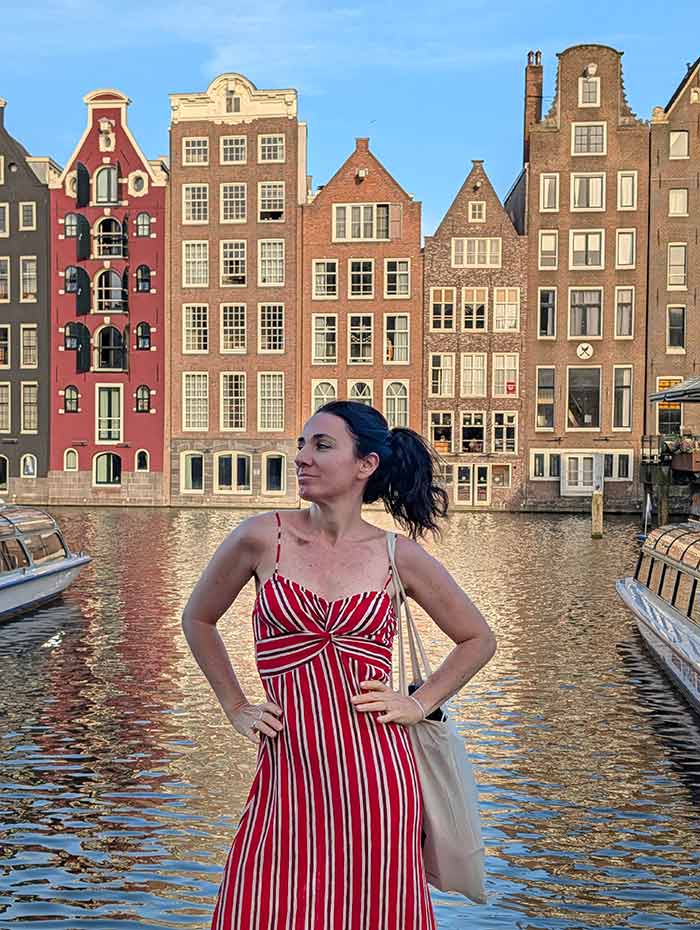 Ámsterdam en 2 días, qué ver en Ámsterdam en 2 días, itinerario Ámsterdam 48 horas, guía de viaje de Ámsterdam, qué hacer en Ámsterdam en 3 días, visitar Ámsterdam en un fin de semana, mejores museos de Ámsterdam, tarjeta turística de Ámsterdam opiniones, ruta por los canales de Ámsterdam, qué ver en Ámsterdam Norte, visitar el STRAAT Museum, puentes iluminados de Ámsterdam, consejos para visitar el Rijksmuseum, dónde alojarse en el centro de Ámsterdam, seguro de viaje para Holanda, viajar a Ámsterdam por libre