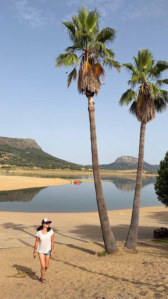 Dónde bañarse en Extremadura: las mejores playas, piscinas naturales y embalses para un verano diferente 10 Playa de Peloche, embalse de García de Sola, Badajoz, Extremadura, dónde bañarse en Extremadura , dónde bañarse en Extremadura en verano, mejores zonas de baño en Extremadura, mejores playas de Extremadura, playas de interior en Extremadura, playas de agua dulce en Extremadura, piscinas naturales en Extremadura, embalses para bañarse en Extremadura, charcos naturales en Extremadura, playa de Orellana, playa de Peloche, Charco La Nutria Cañamero, embalse García de Sola, embalse de Alange, balneario de Alange, playas con bandera azul en Extremadura, qué hacer en Extremadura en verano, astroturismo en Trujillo, festival teatro clásico Mérida, mejores playas de interior en España, playas de agua dulce en España,