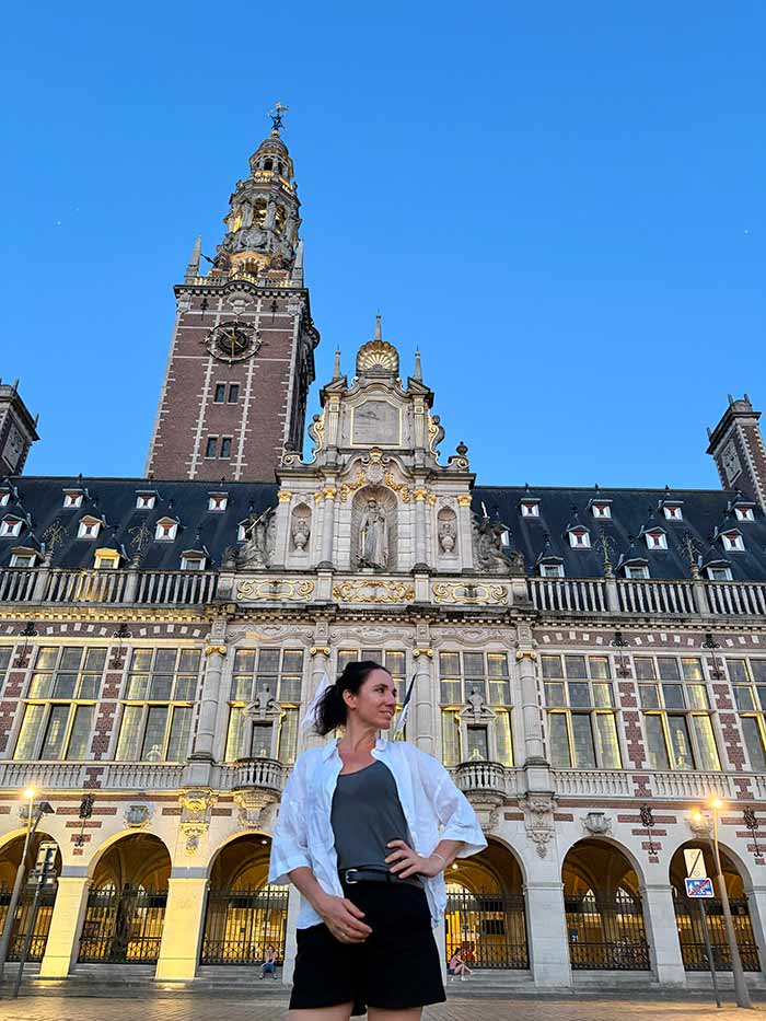 Universidad de Lovaina y su torre, Flandes, Bélgica, pueblos con encanto en Flandes, ciudades más bonitas de Flandes, qué ver en Lovaina en un día, qué hacer en Malinas Bélgica, itinerario por Flandes en tren, ciudades alternativas en Bélgica, Lovaina y Malinas en dos días, mejores beguinajes de Flandes, visitar la fábrica Het Anker Malinas, subir a la torre de San Rumoldo, ruta ciclista por Lovaina, ayuntamiento de Lovaina gótico, excursiones desde Bruselas en tren, dónde alojarse en Malinas centro, seguro de viaje para Bélgica, viajar por libre a Flandes, mapa turístico de Lovaina