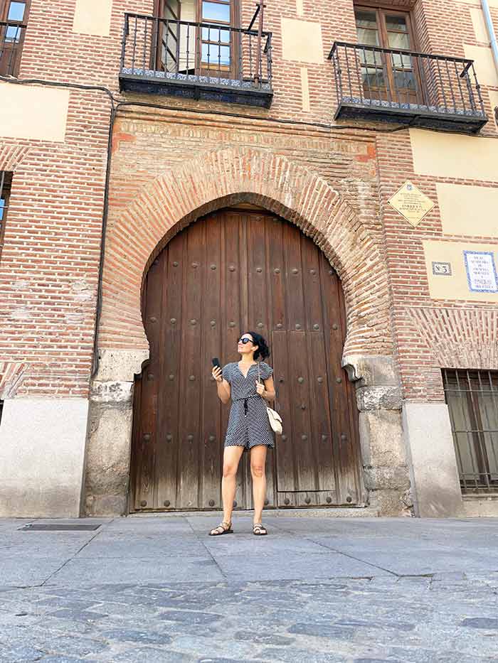 Qué hacer en una escala en Madrid: itinerario para exprimir 6 horas o más (y no perder tu vuelo) 5 qué visitar en Madrid, plaza más antigua de la ciudad,