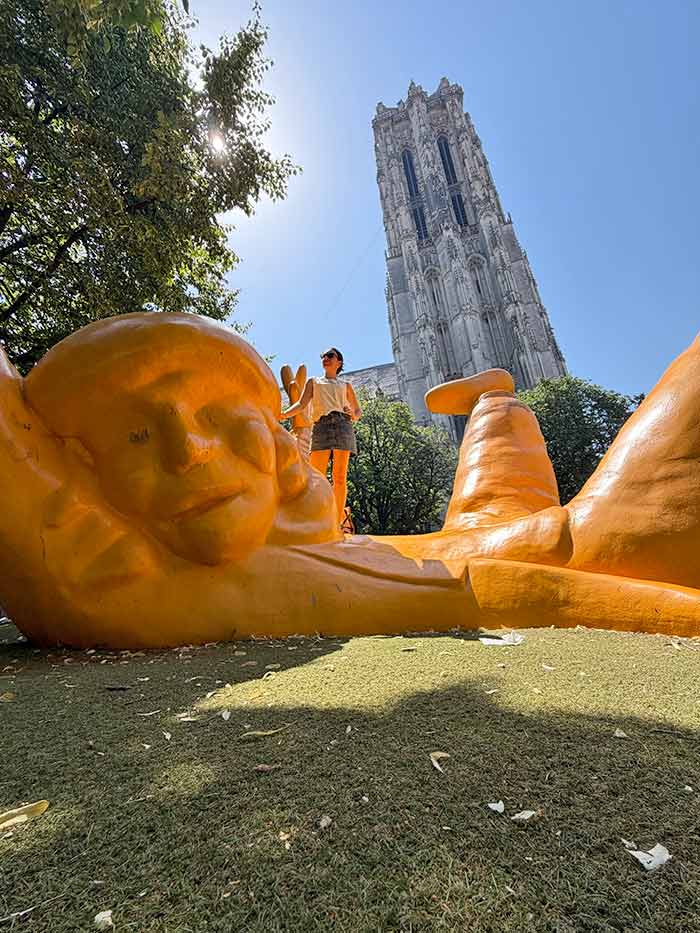 escultura del Opsinjoor, Qué ver en Malinas, Flandes, Bélgica, qué ver en malinas, qué ver en malinas en un día, qué hacer en malinas bélgica, malinas desde bruselas, catedral de san rumoldo malinas, palacio de margarita de austria malinas, fabrica de cerveza het anker, dijlepad malinas, beguinaje de malinas, dónde comer en malinas, dónde dormir en malinas, qué ver cerca de malinas, excursión a malinas, transporte de bruselas a malinas, mapa turístico de malinas, qué ver en Bélgica, ruta por pueblos bonitos de Bélgica, 