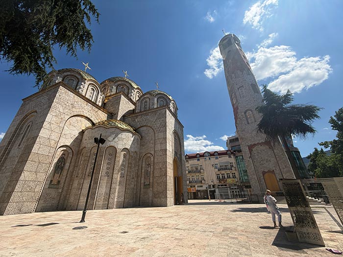 Qué ver en Skopje: ruta, mapa e imprescindibles en la capital más surrealista de Europa 16 Iglesia de San Constantino y Elena Skopje, Bazar de Skopje, qué ver en skopje, qué ver en macedonia del norte, qué ver en skopje macedonia del norte, que ver en skopje en 1 dia, que ver en skopje y alrededores, cañon matka skopje como llegar, antiguo bazar de skopje macedonia, plaza macedonia estatua alejandro magno, fortaleza de kale skopje entradas, casa memorial madre teresa skopje, donde comer en skopje tradicional, donde alojarse en skopje zonas, como moverse por skopje macedonia, cruz del milenio monte vodno skopje, excursion de skopje a ohrid, skopje 2014 proyecto arquitectura, es seguro viajar a skopje, cómo ir de Skopje a Ohrid, qué ver en Macedonia del Norte,