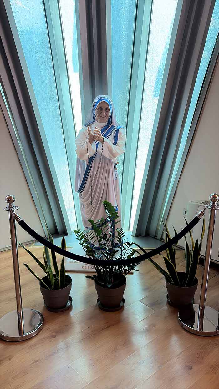 Qué ver en Skopje: ruta, mapa e imprescindibles en la capital más surrealista de Europa 8 Casa museo de la madre Teresa de Calcuta en Skopje, Macedonia del Norte