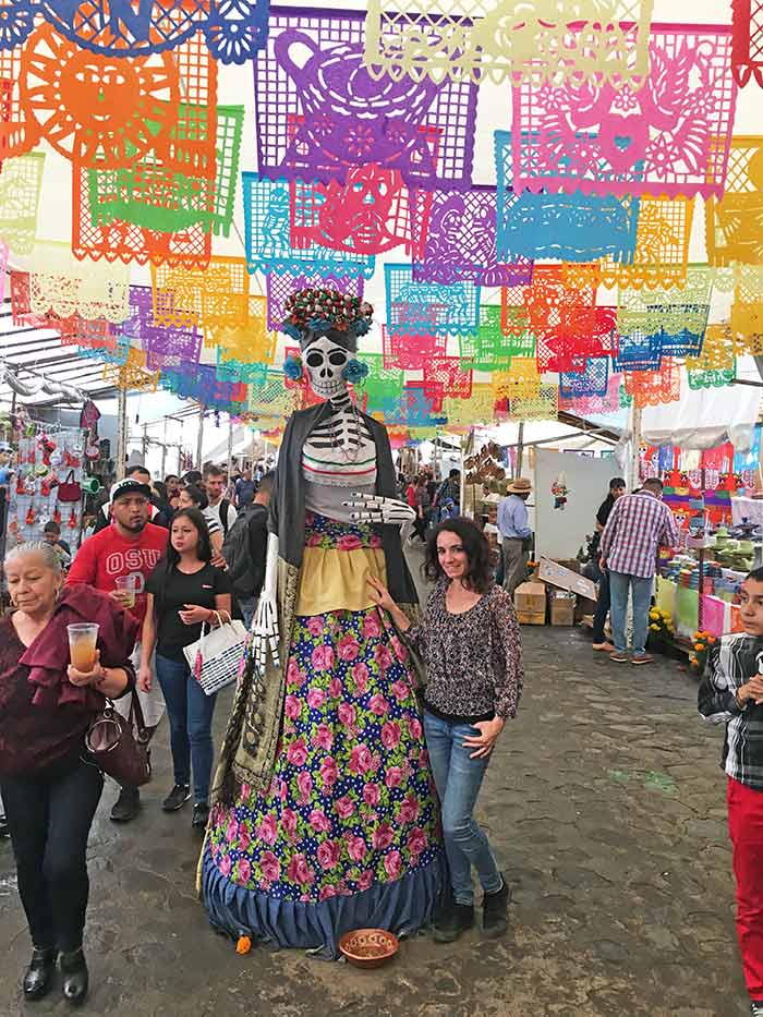 Ruta de Día de Muertos en Michoacán por libre: itinerario (2026) 15 Catrina gigante en los pueblos de Michoacán, Día de Muertos, México