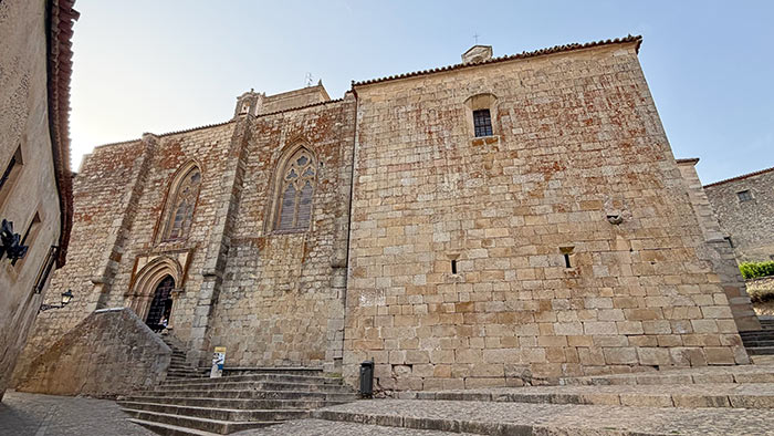 Qué ver en Trujillo, guía de la cuna de conquistadores y plató de Juego de Tronos 8 qué ver en Trujillo, qué ver en trujillo cáceres, qué ver en trujillo en un día, castillo de trujillo entradas, plaza mayor de trujillo, palacio de la conquista trujillo, iglesia santa maría la mayor trujillo, dónde comer en trujillo, hotel izan trujillo, aparcar en trujillo, aljibe de altamirano trujillo, casa museo pizarro trujillo, feria del queso trujillo, juego de tronos trujillo escenarios, iglesia san martín trujillo, rutas por trujillo y alrededores, palacio duques de san carlos trujillo, qué ver cerca de trujillo, Iglesia Santa María la Mayor Trujillo Cáceres Extremadura