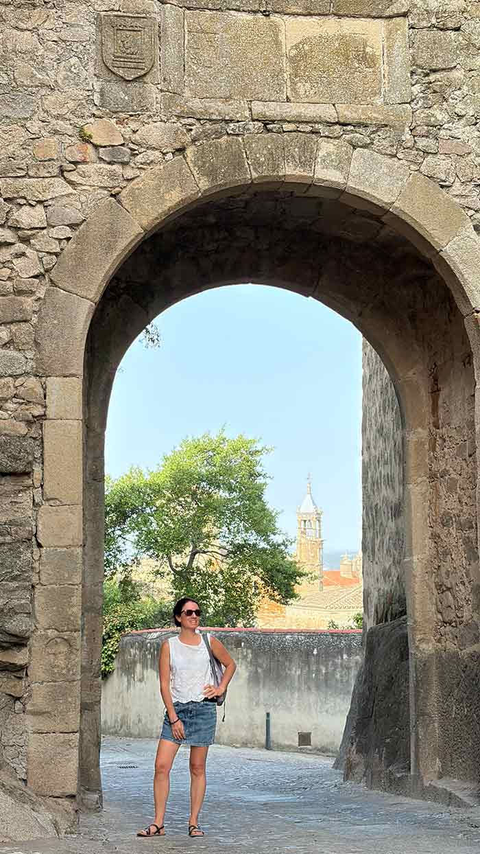 Qué ver en Trujillo, guía de la cuna de conquistadores y plató de Juego de Tronos 15 qué ver en Trujillo, qué ver en trujillo cáceres, qué ver en trujillo en un día, castillo de trujillo entradas, plaza mayor de trujillo, palacio de la conquista trujillo, iglesia santa maría la mayor trujillo, dónde comer en trujillo, hotel izan trujillo, aparcar en trujillo, aljibe de altamirano trujillo, casa museo pizarro trujillo, feria del queso trujillo, juego de tronos trujillo escenarios, iglesia san martín trujillo, rutas por trujillo y alrededores, palacio duques de san carlos trujillo, qué ver cerca de trujillo