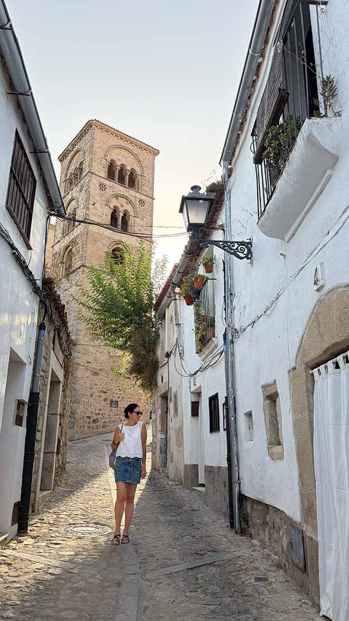 Qué ver en Trujillo, guía de la cuna de conquistadores y plató de Juego de Tronos 6 calles de Trujillo, qué ver en Trujillo, qué ver en trujillo cáceres, qué ver en trujillo en un día, castillo de trujillo entradas, plaza mayor de trujillo, palacio de la conquista trujillo, iglesia santa maría la mayor trujillo, dónde comer en trujillo, hotel izan trujillo, aparcar en trujillo, aljibe de altamirano trujillo, casa museo pizarro trujillo, feria del queso trujillo, juego de tronos trujillo escenarios, iglesia san martín trujillo, rutas por trujillo y alrededores, palacio duques de san carlos trujillo, qué ver cerca de trujillo